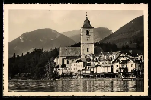 AK St. Wolfgang /Salzkammergut, Kirche am Wolfgangsee mit Schafbergspitze