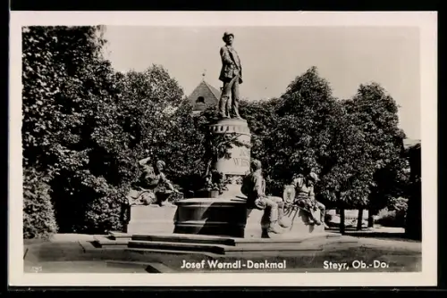 AK Steyr /Ob.-Do., Josef Werndl-Denkmal
