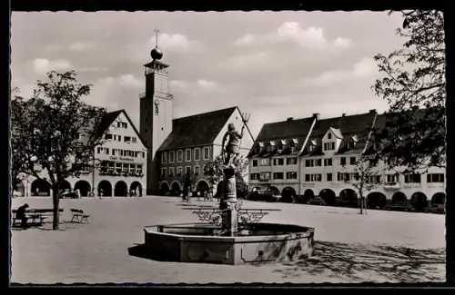 AK Freudenstadt im Schwarzwald, Marktplatz mit Rathaus