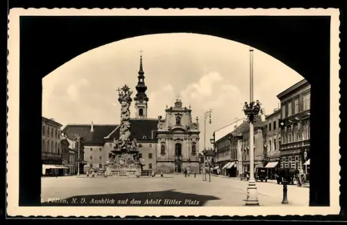 AK St. Pölten /N.D., Ausblick auf den  Platz mit Denkmal