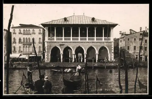 AK Venezia, Pescheria e gondole sul Canal Grande
