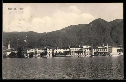 AK Iseo, Veduta panoramica del paese e delle colline sullo sfondo