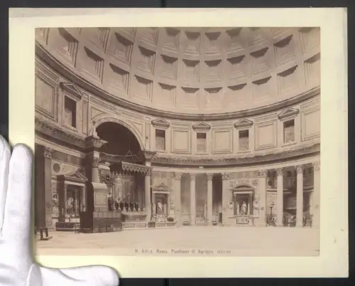 Fotografie unbekannter Fotograf, Ansicht Roma, Pantheon di Agrippa, interno, Grossformat 31 x 24cm