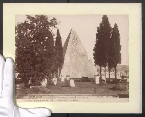Fotografie unbekannter Fotograf, Ansicht Roma, Pirymide di Caio Cestio e Cimitero dei Protestanti, Grossformat 31 x 24cm