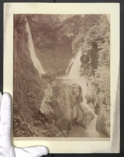 Fotografie unbekannter Fotograf, Ansicht Tivoli, Grotta della Sibilla, Grossformat 24 x 31cm