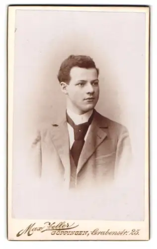 Fotografie Max Zeller, Göppingen, Grabenstr. 25, Porträt eines jungen Mannes