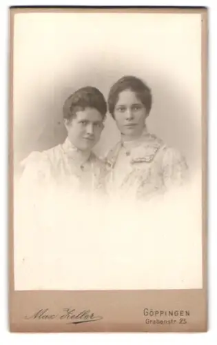 Fotografie Max Zeller, Göppingen, Grabenstr. 25, Zwei Damen im Atelier
