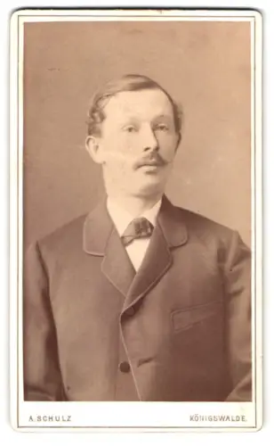 Fotografie A. Schulz, Königswalde, Porträt eines Herrn