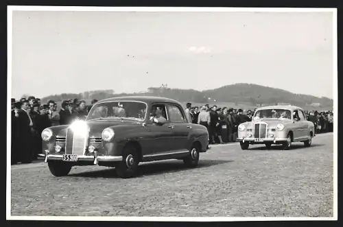 Fotografie R. Schleiss, Salzburg, Ansicht Salzburg-Liefering, Auto Mercedes-Benz W 120 Limousine Ponton