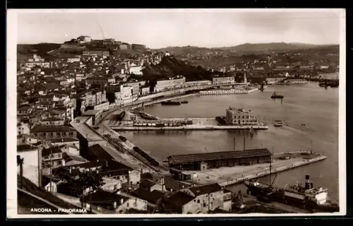 AK Ancona, Panorama del porto e della città sullo sfondo