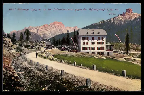 AK Cortina d`Ampezzo, Hotel Falzarego sulla strada delle Dolomiti verso il gruppo Tofane