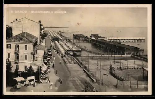 AK Grado, Stabilimento e spiaggia