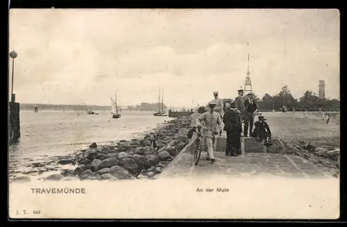 AK Travemünde, An der Mole mit Soldaten