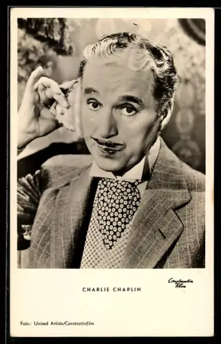 AK Schauspieler Charlie Chaplin mit Schnurrbart