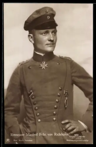 Foto-AK Sanke Nr. 533: Rittmeister Manfred Frhr. von Richthofen in Uniform mit Orden