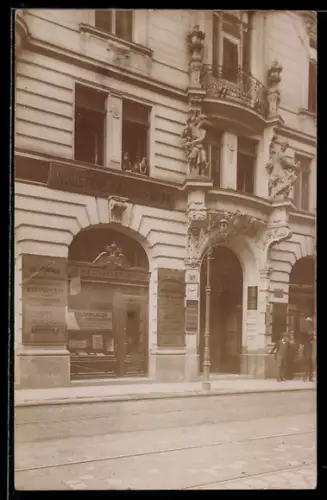 Foto-AK Wien, Wechselstube der Industrie- & Handelsbank Florianigasse 21, um 1914