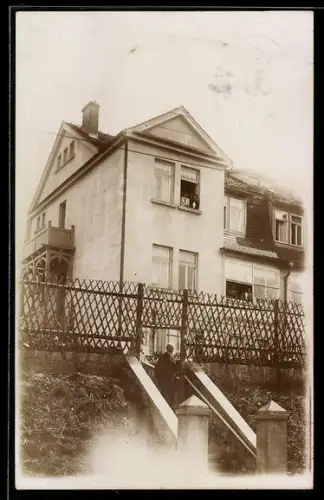 Foto-AK Jena, Bürgerliches Wohnhaus mit angenbauter Laube, 1912