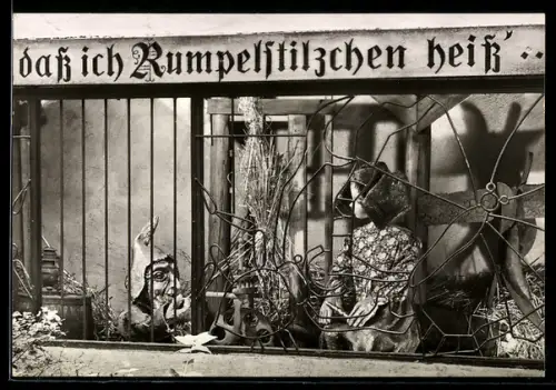 AK Bernburg /Saale, Ausflugslokal Paradies, Märchengarten mit Rumpelstilzchen-Figur