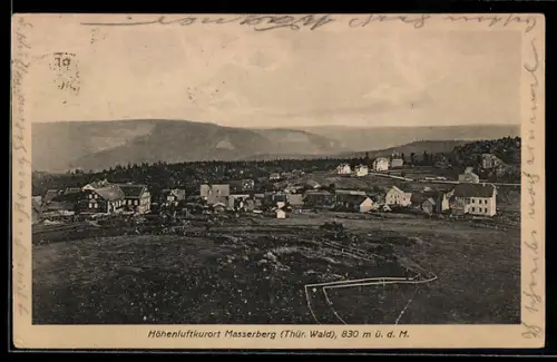 AK Masserberg /Thür. Wald., Totalansicht mit Umgebung