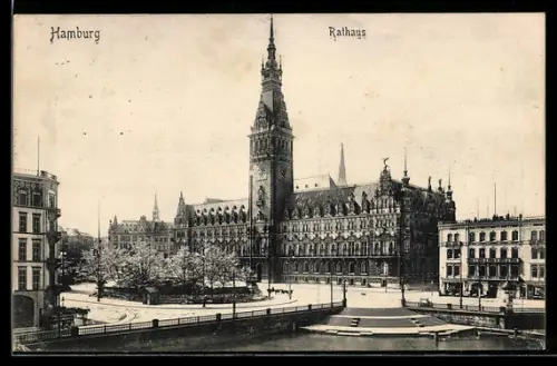 AK Hamburg, Strassenpartie mit Restaurant und Rathaus