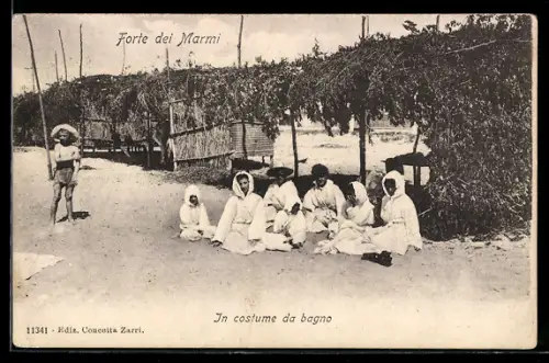 AK Forte dei Marmi, In costume da bagno sulla spiaggia con capanne