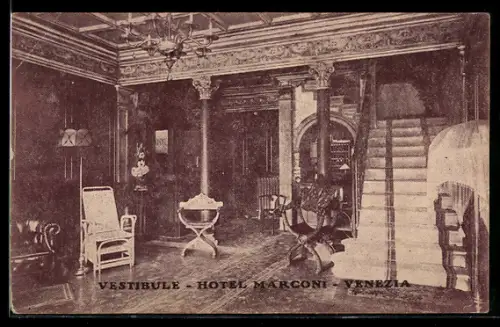AK Venezia, Vestibolo dell`Hotel Marconi con arredi eleganti e scala monumentale