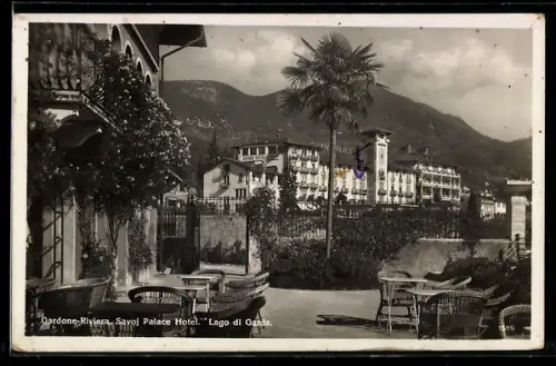 AK Gardone Riviera /Lago di Garda, Savoj Palace Hotel e terrazza con vista montagne