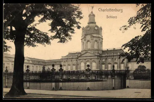 AK Berlin-Charlottenburg, Blick zum Schloss