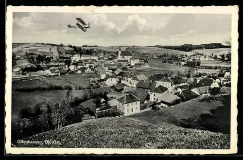 AK Offenhausen /Ob.-Öst., Teilansicht mit Kirche und Flugzeug