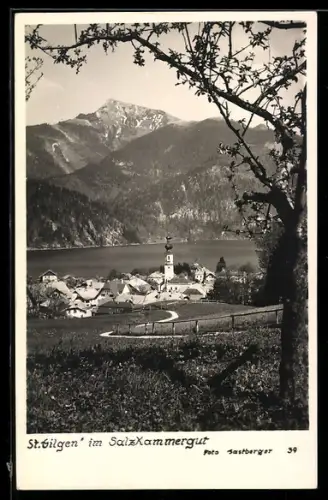 AK St. Gilgen im Salzkammergut, Ortsansicht mit Kirche am Wolfgangsee