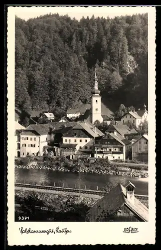 AK Bad Ischl, Laufen im Salzkammergut, Uferpartie mit Kirche