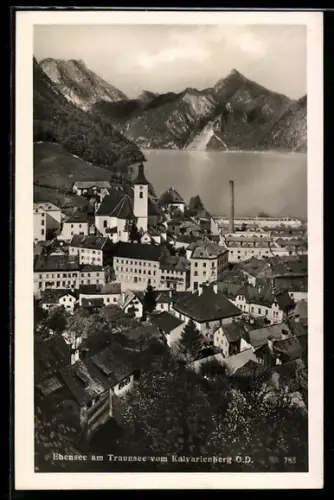 AK Ebensee am Traunsee, Ortsansicht vom Kalvarienberg