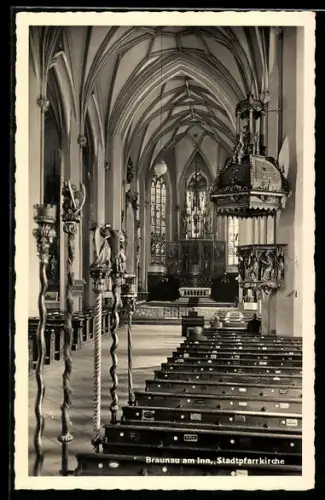 AK Braunau am Inn, Stadtpfarrkirche, Innenansicht