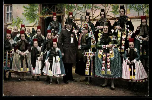 AK Hessische Trachten, Hochzeitspaar mit Frauen und Mädchen