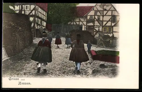 AK Rückenansicht von Hessinnen in Tracht