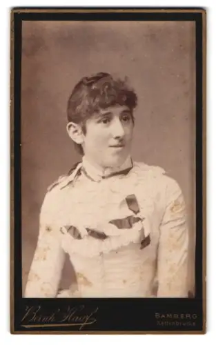 Fotografie Bernhard Haaf, Bamberg, Kettenbrücke, Portrait einer jungen Frau