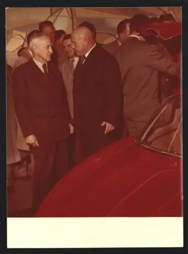 Fotografie Blaschka, Graz, Ansicht Graz, Auto Mercedes Benz 300 SL Flügeltürer am Messestand einer Auto-Ausstellung