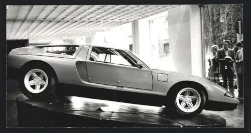 Fotografie Ansicht Salzburg, Bürgerspitalplatz 1, Auto Mercedes Benz C-111, Versuchsträger für Turbo - & Wankelmotoren