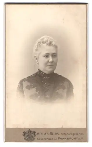 Fotografie Atelier Blum, Frankfurt a. M., Kaiserstrasse 73, Porträt einer Dame