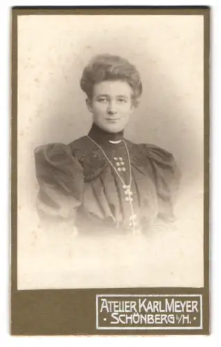 Fotografie Atelier Karl Meyer, Schönberg i. H., Porträt einer Dame