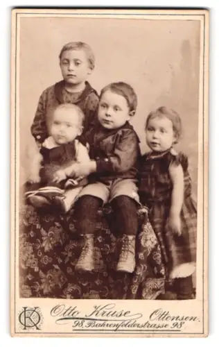 Fotografie Otto Kruse, Ottensen, Bahrenfelderstrasse 98, Porträt von vier Kindern
