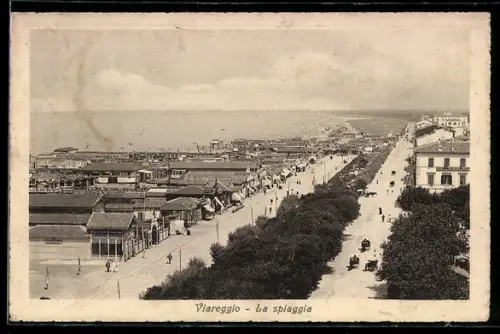 AK Viareggio, La spiaggia con vista panoramica e strada alberata