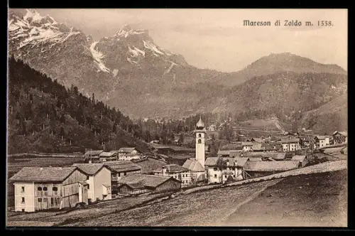 AK Mareson di Zoldo, Veduta del villaggio con montagne sullo sfondo
