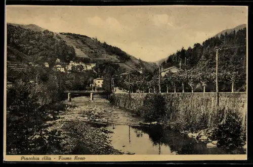 AK Pracchia /Pistoia, Pracchia Alta, Fiume Reno e paesaggio collinare con villaggio sullo sfondo