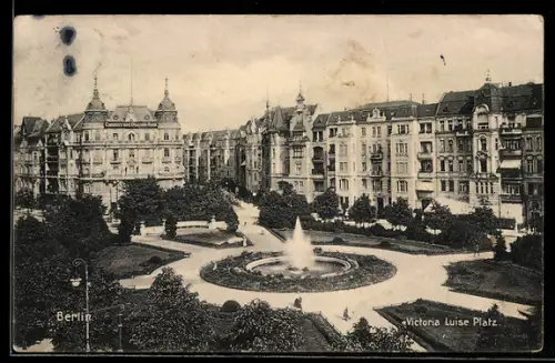AK Berlin-Schöneberg, Victoria Luise Platz, Brunnen, Wohnhäuser