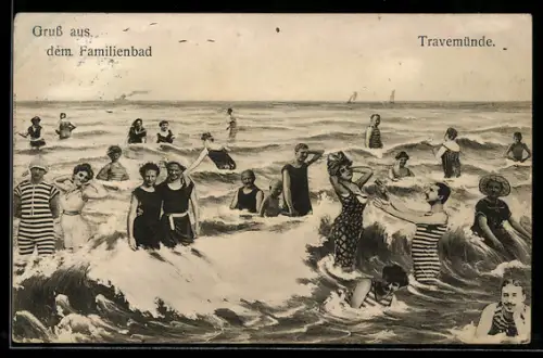 AK Travemünde a.d. Ostsee, Badegäste in den Wellen
