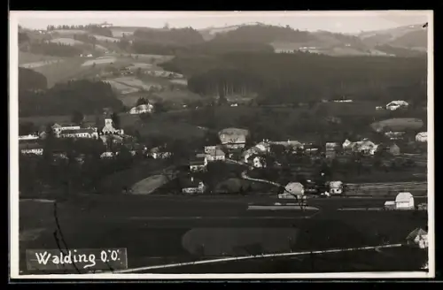 AK Walding /O.-Ö., Teilansicht mit Kirche