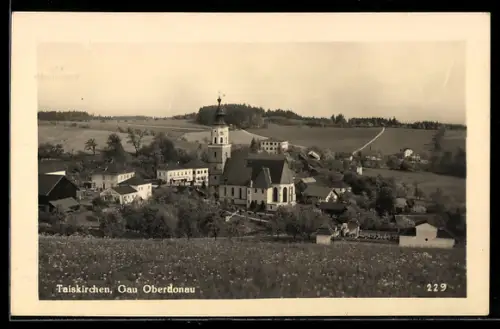 AK Taiskirchen /Gau Oberdonau, Panorama mit Kirche