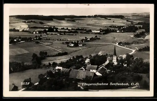 AK Senftenbach /O.-D., Fliegeraufnahme mit Kirche und Gehöften