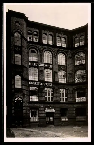 Foto-AK Berlin-Prenzlauer Berg, Gebäude der Heilsarmee, Kadettenschule